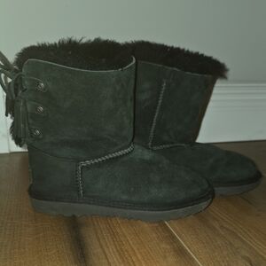 Ugg Size Youth 2. Black